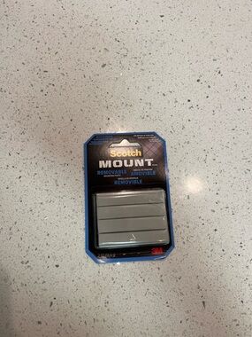 Scotch Mount Removable Gray Command-Style Mount by 3M